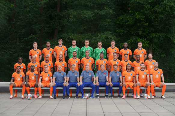 欧冠赛前,皇马主席与,本菲卡鲁伊,捷报体育首页,即时比分,比分直播,足球比分直播,捷报官网