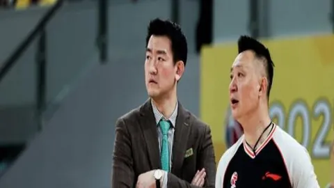 “曼联与那不勒斯奥斯梅恩转会协议已定，球员却选择留效土耳其球队”